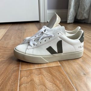 BRAND NEW Veja Sneakers